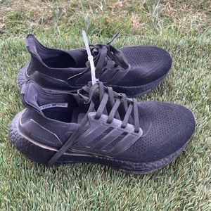 Women’s Adidas Ultraboost 21 Primeblue Running shoes sz 6.5